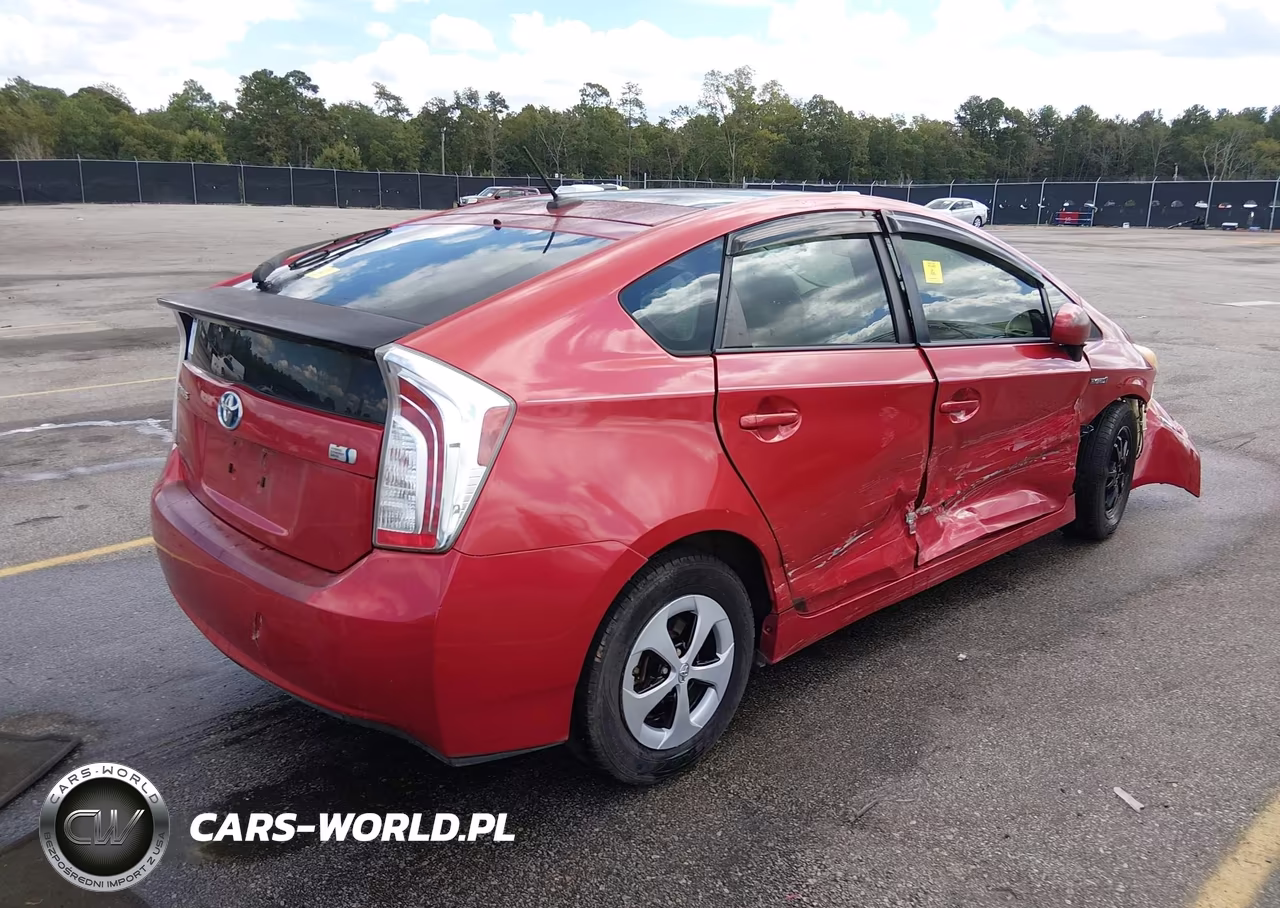 2014 Toyota Prius Three VIN:JTDKN3DU7E1792819 - 4