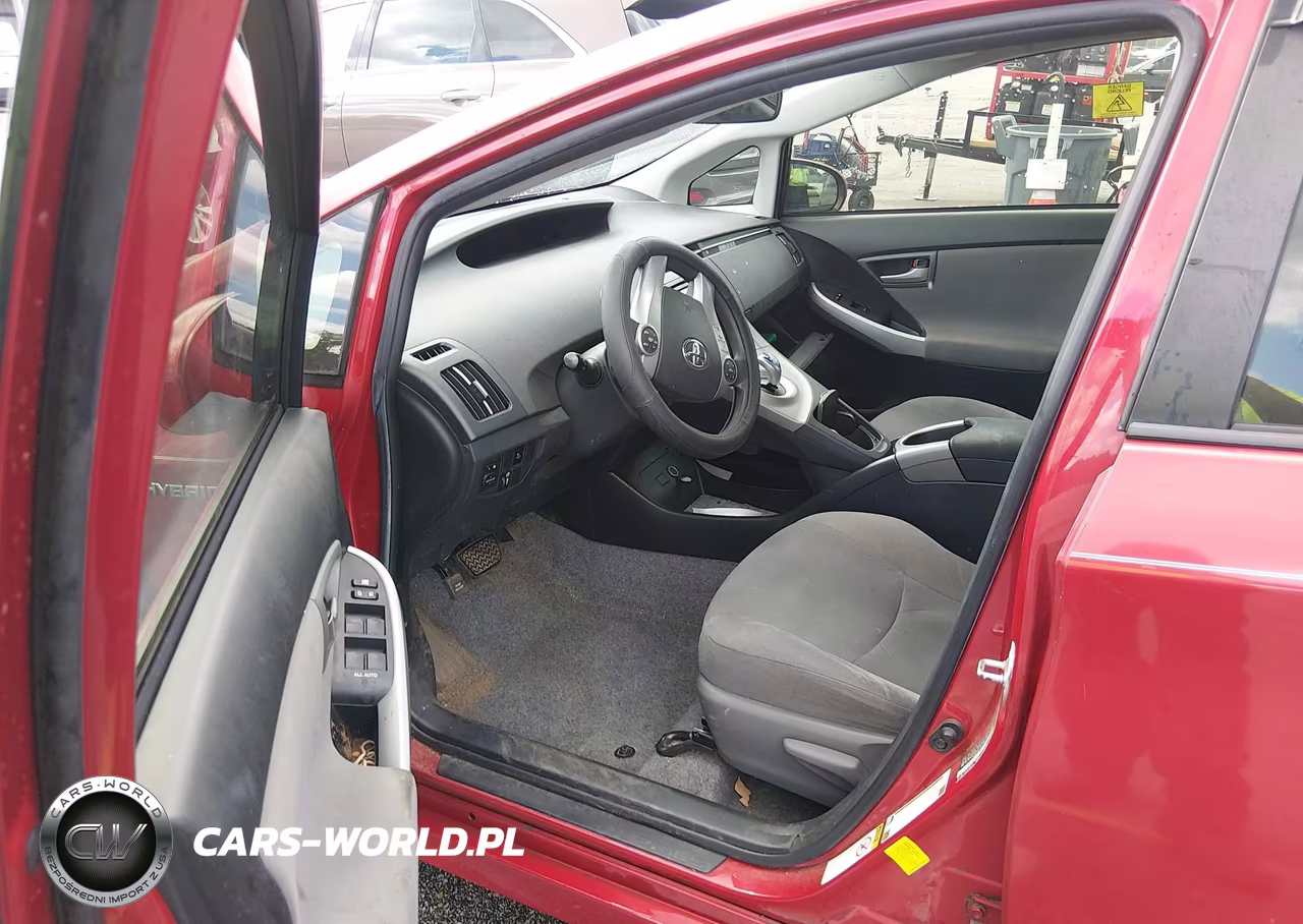 2014 Toyota Prius Three VIN:JTDKN3DU7E1792819 - 5