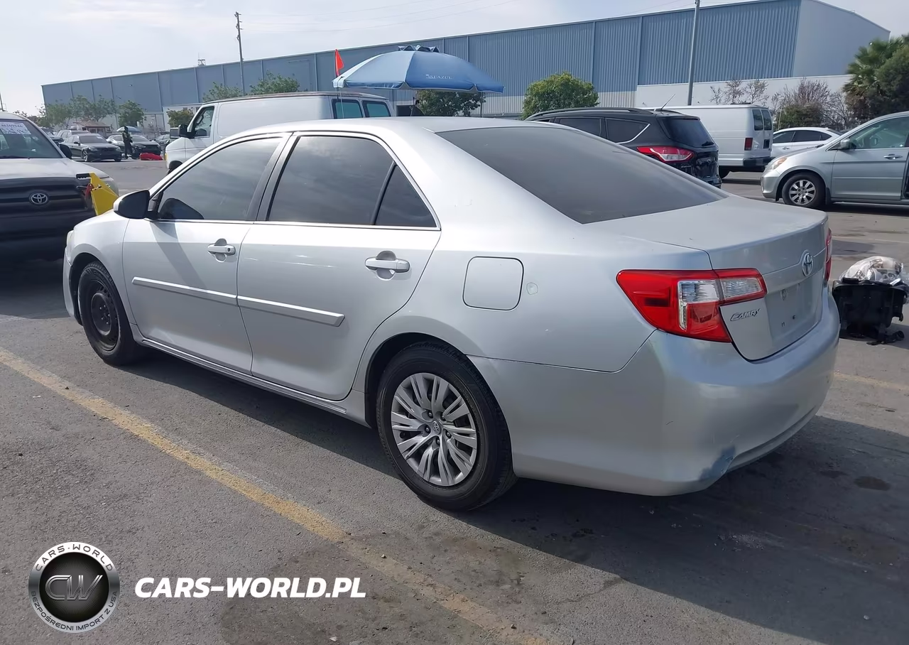 2012 Toyota Camry Le VIN:4T4BF1FK7CR263543 - 3