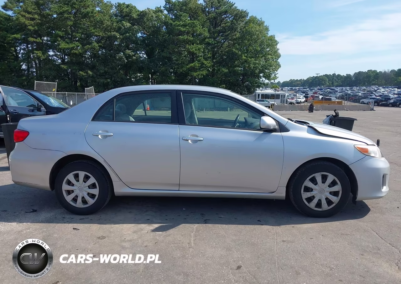2011 Toyota Corolla Le VIN:JTDBU4EE6BJ093595 - 13