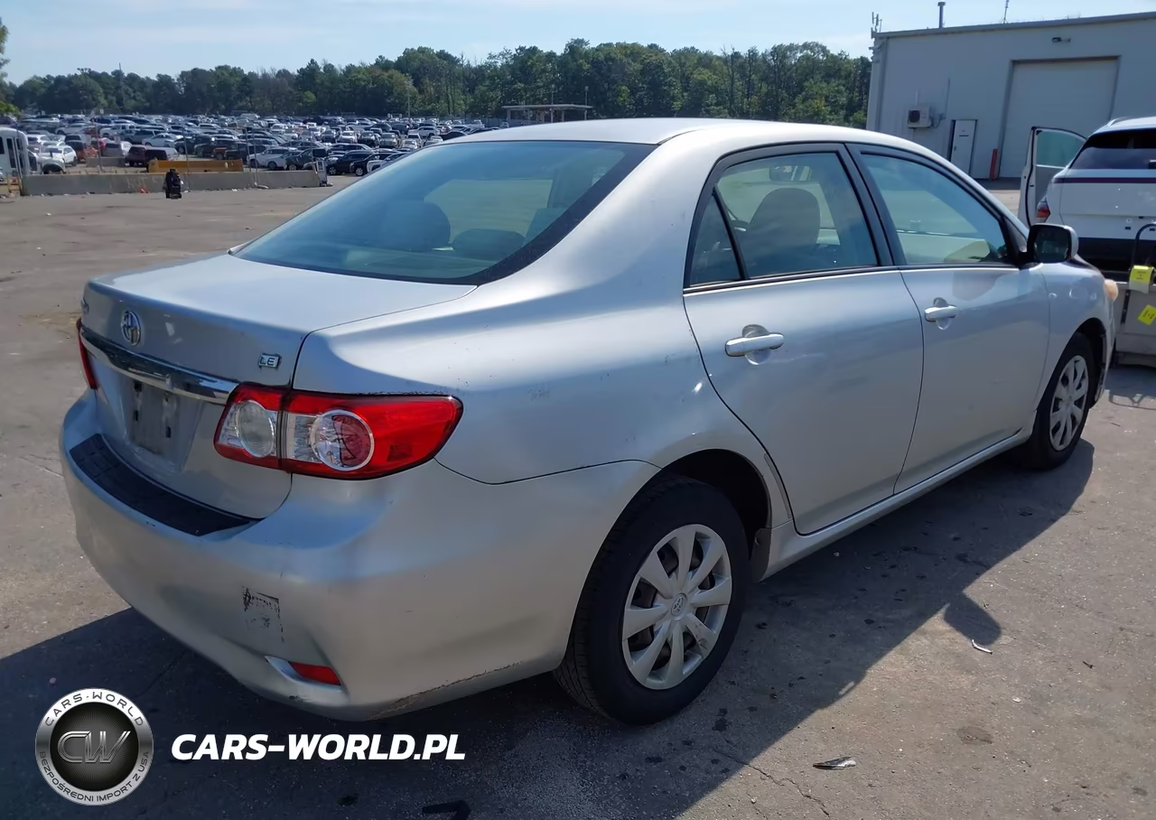2011 Toyota Corolla Le VIN:JTDBU4EE6BJ093595 - 4