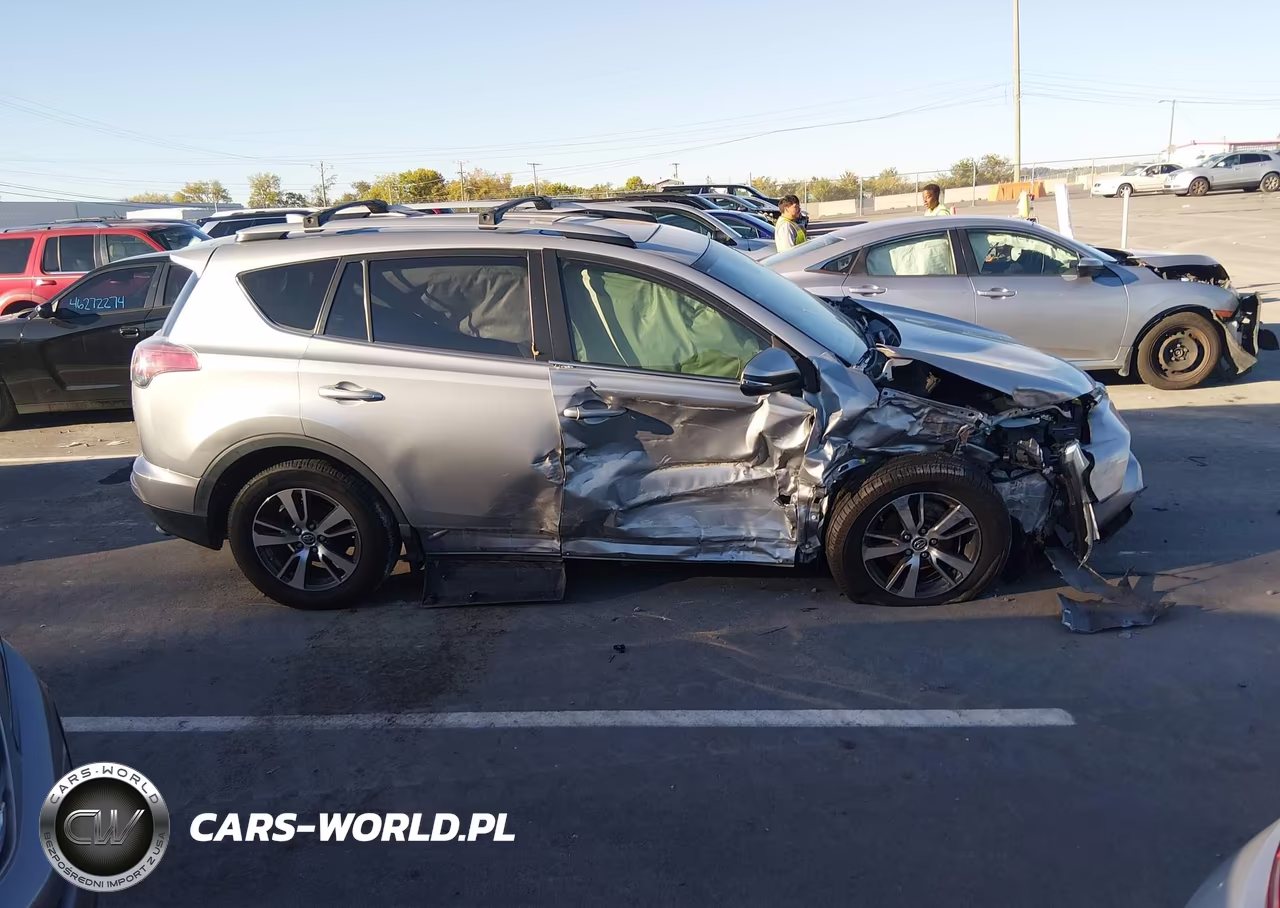 2018 Toyota Rav4 Xle VIN:JTMWFREVXJD120772 - 12