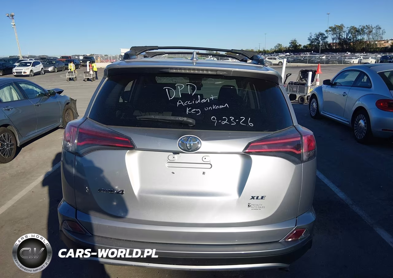 2018 Toyota Rav4 Xle VIN:JTMWFREVXJD120772 - 15