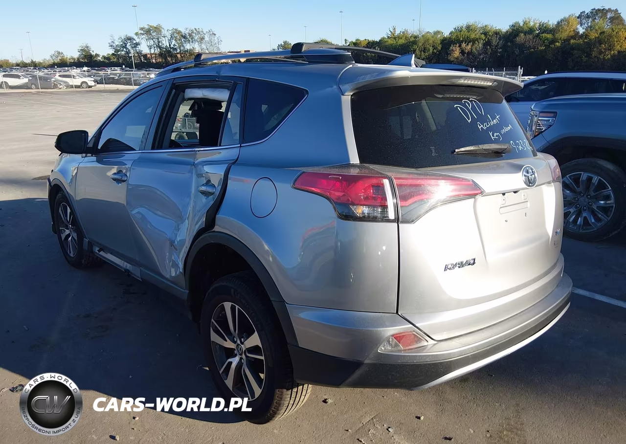 2018 Toyota Rav4 Xle VIN:JTMWFREVXJD120772 - 3