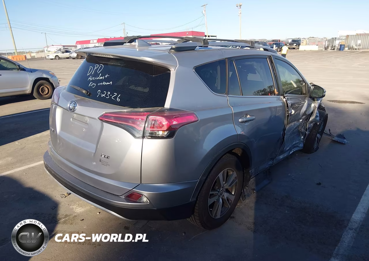 2018 Toyota Rav4 Xle VIN:JTMWFREVXJD120772 - 4
