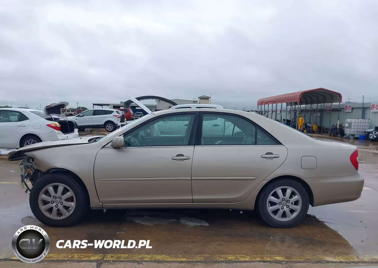 2003 Toyota Camry Xle VIN:JTDBE30K130157361 - 15