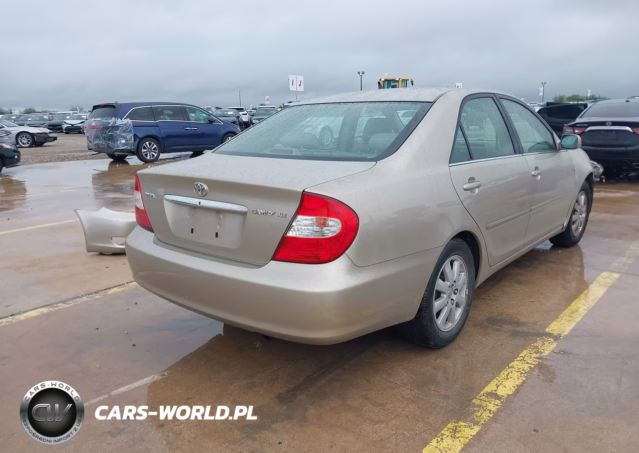 2003 Toyota Camry Xle VIN:JTDBE30K130157361 - 4