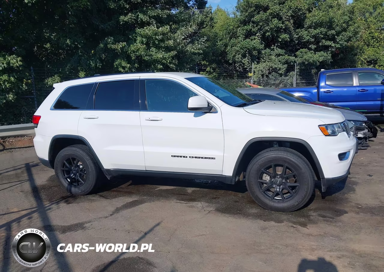 2017 Jeep Grand Cherokee Laredo 4X4 VIN:1C4RJFAG7HC620678 - 14