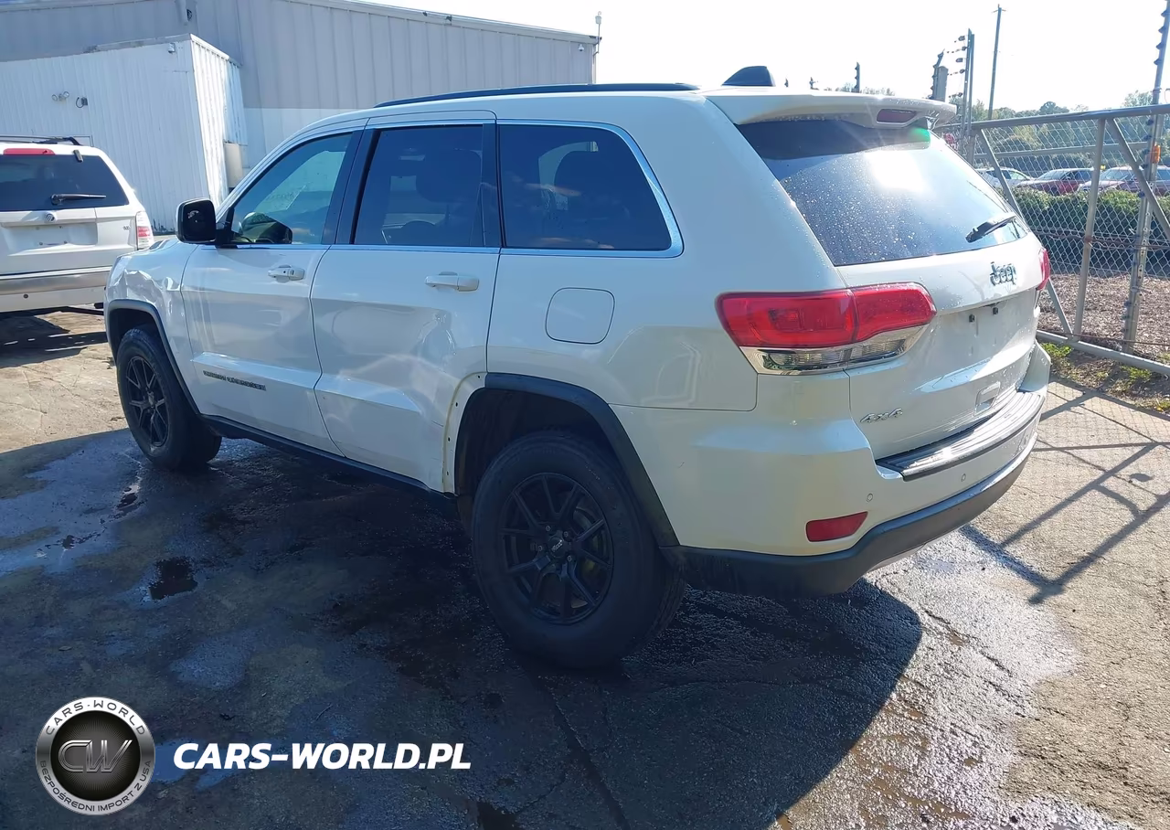 2017 Jeep Grand Cherokee Laredo 4X4 VIN:1C4RJFAG7HC620678 - 3