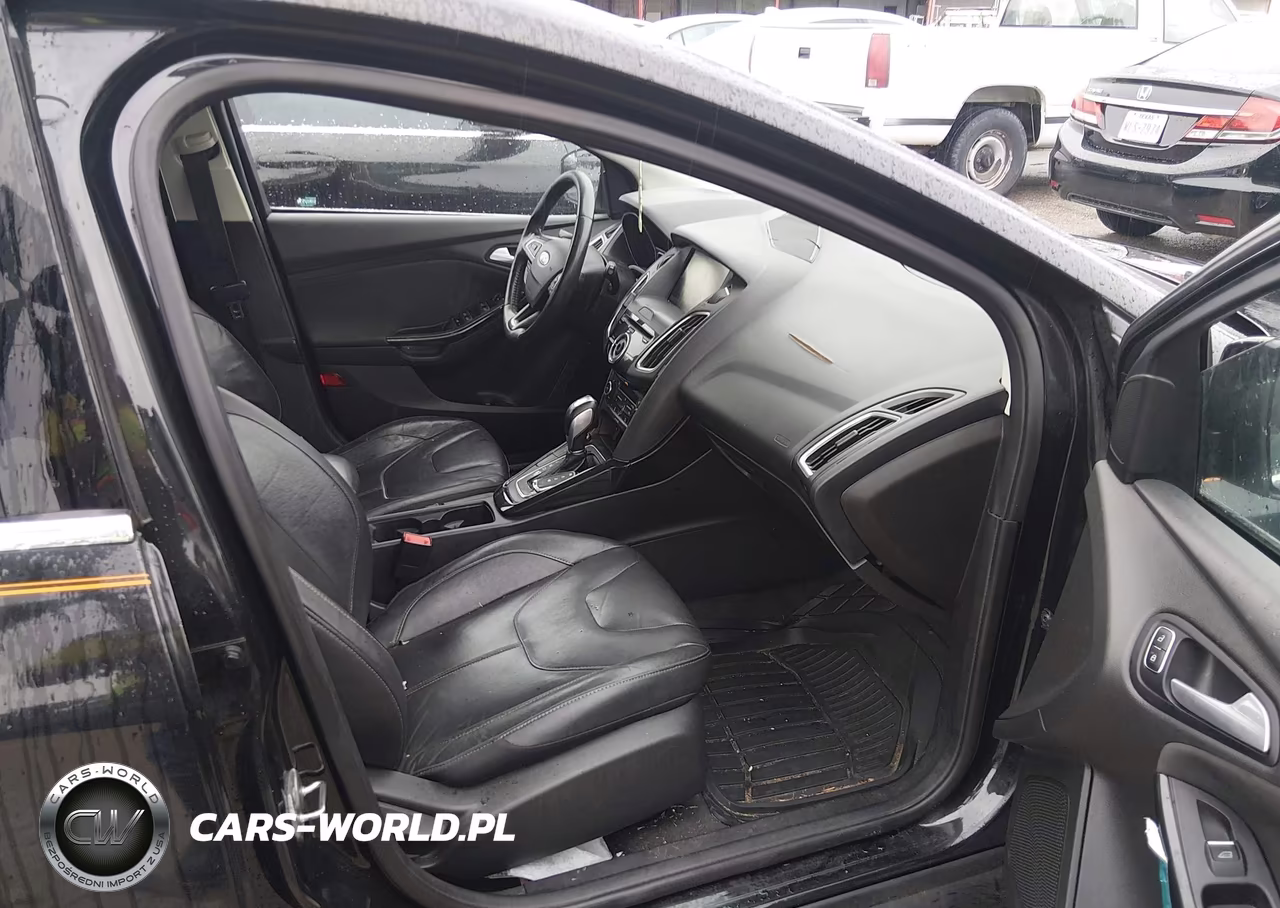 2015 Ford Focus Titanium VIN:1FADP3N24FL378263 - 5