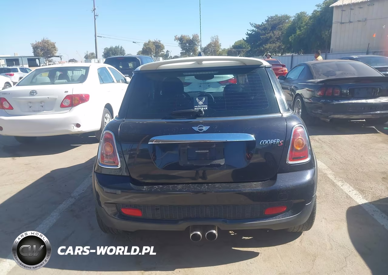 2009 Mini Cooper S VIN:WMWMF73519TV39896 - 16