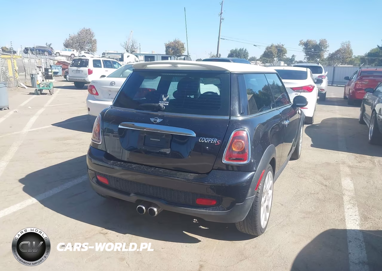 2009 Mini Cooper S VIN:WMWMF73519TV39896 - 4