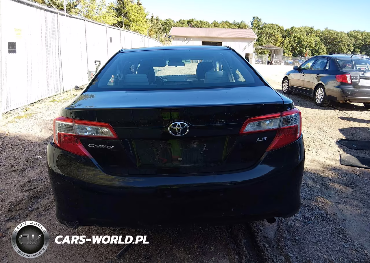 2014 Toyota Camry Le VIN:4T4BF1FK5ER375082 - 17