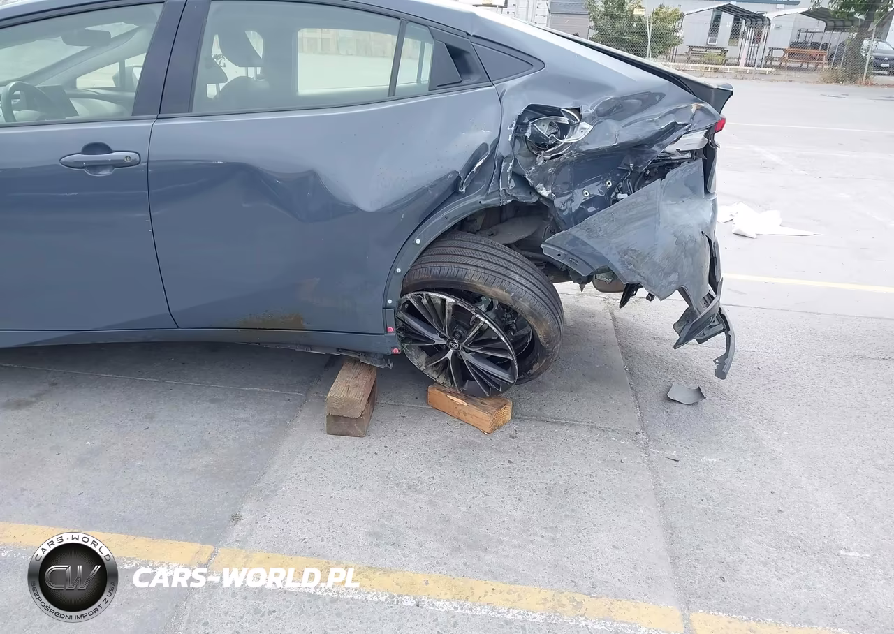 2024 Toyota Prius Xle VIN:JTDACAAU3R3023738 - 17