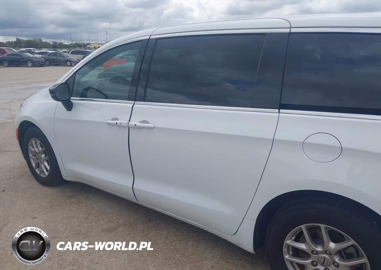 2025 Chrysler Pacifica Select VIN:2C4RC1BG4SR532360 - 14