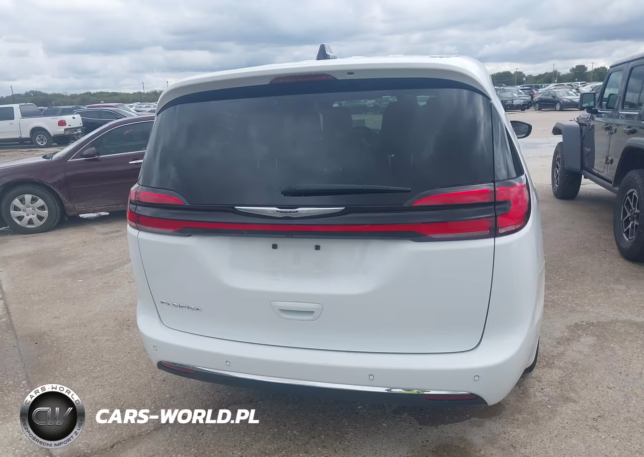 2025 Chrysler Pacifica Select VIN:2C4RC1BG4SR532360 - 16