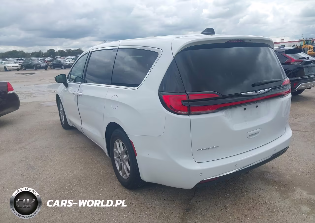 2025 Chrysler Pacifica Select VIN:2C4RC1BG4SR532360 - 3