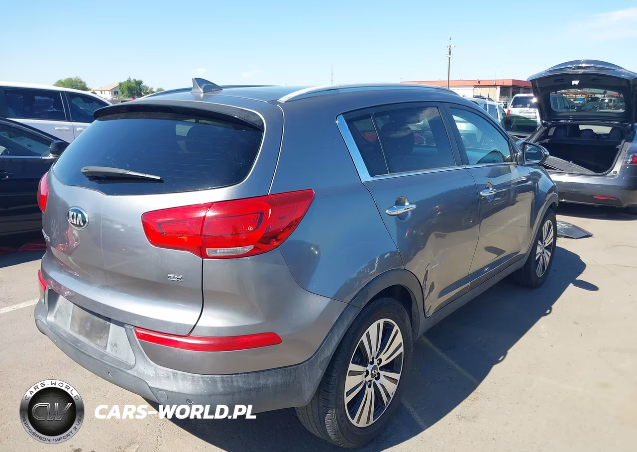 2015 Kia Sportage Ex VIN:KNDPC3AC9F7786347 - 4