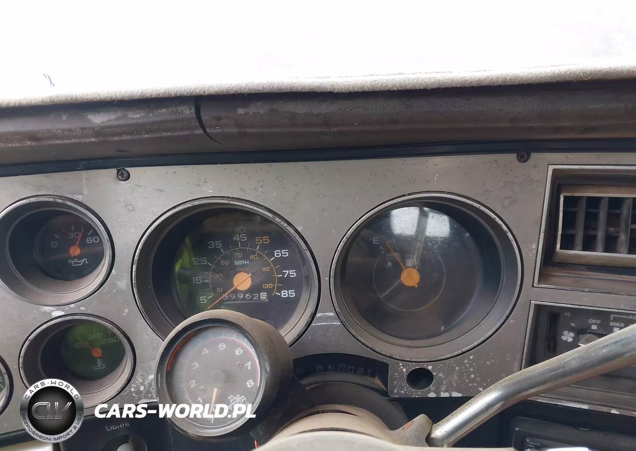 1984 GMC Suburban K2500 VIN:1G5GK26M8EF532946 - 7