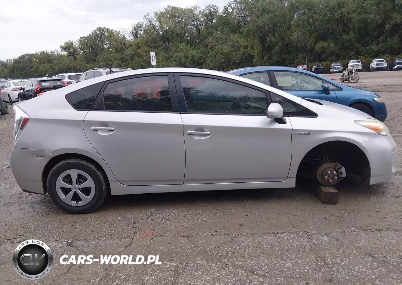 2013 Toyota Prius Four VIN:JTDKN3DU0D5559050 - 14