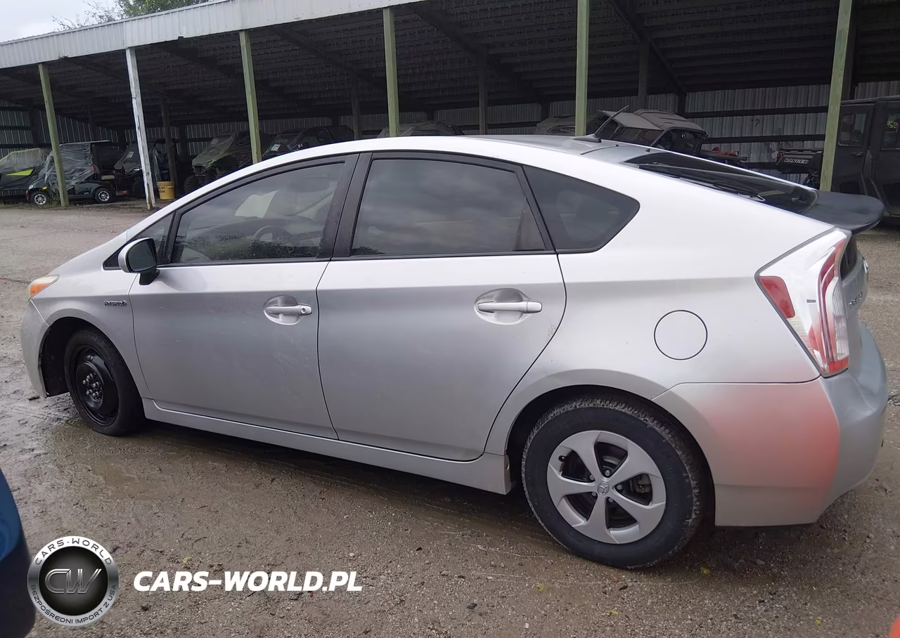 2013 Toyota Prius Four VIN:JTDKN3DU0D5559050 - 15