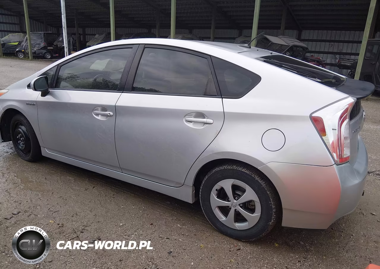2013 Toyota Prius Four VIN:JTDKN3DU0D5559050 - 3