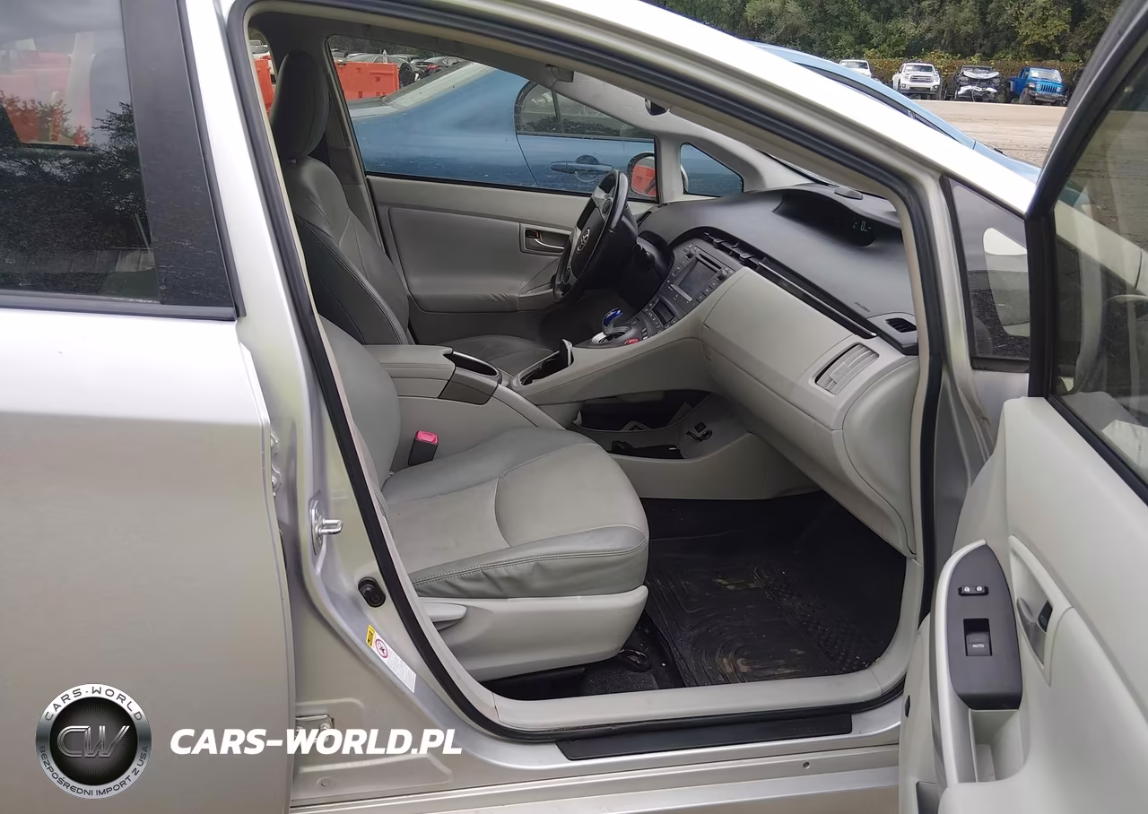 2013 Toyota Prius Four VIN:JTDKN3DU0D5559050 - 5
