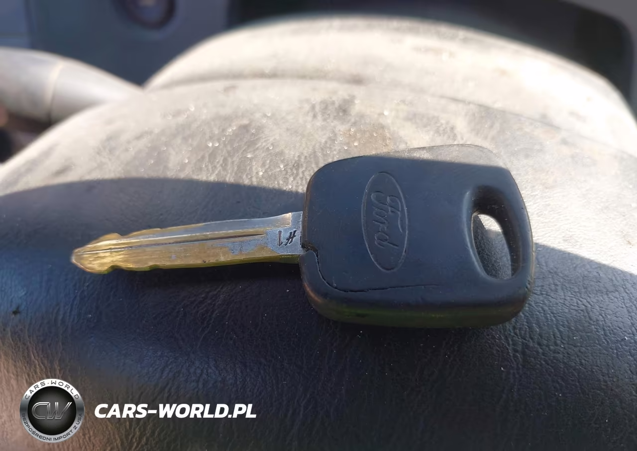 2005 Ford Focus Zx4 VIN:1FAFP34N85W306337 - 11