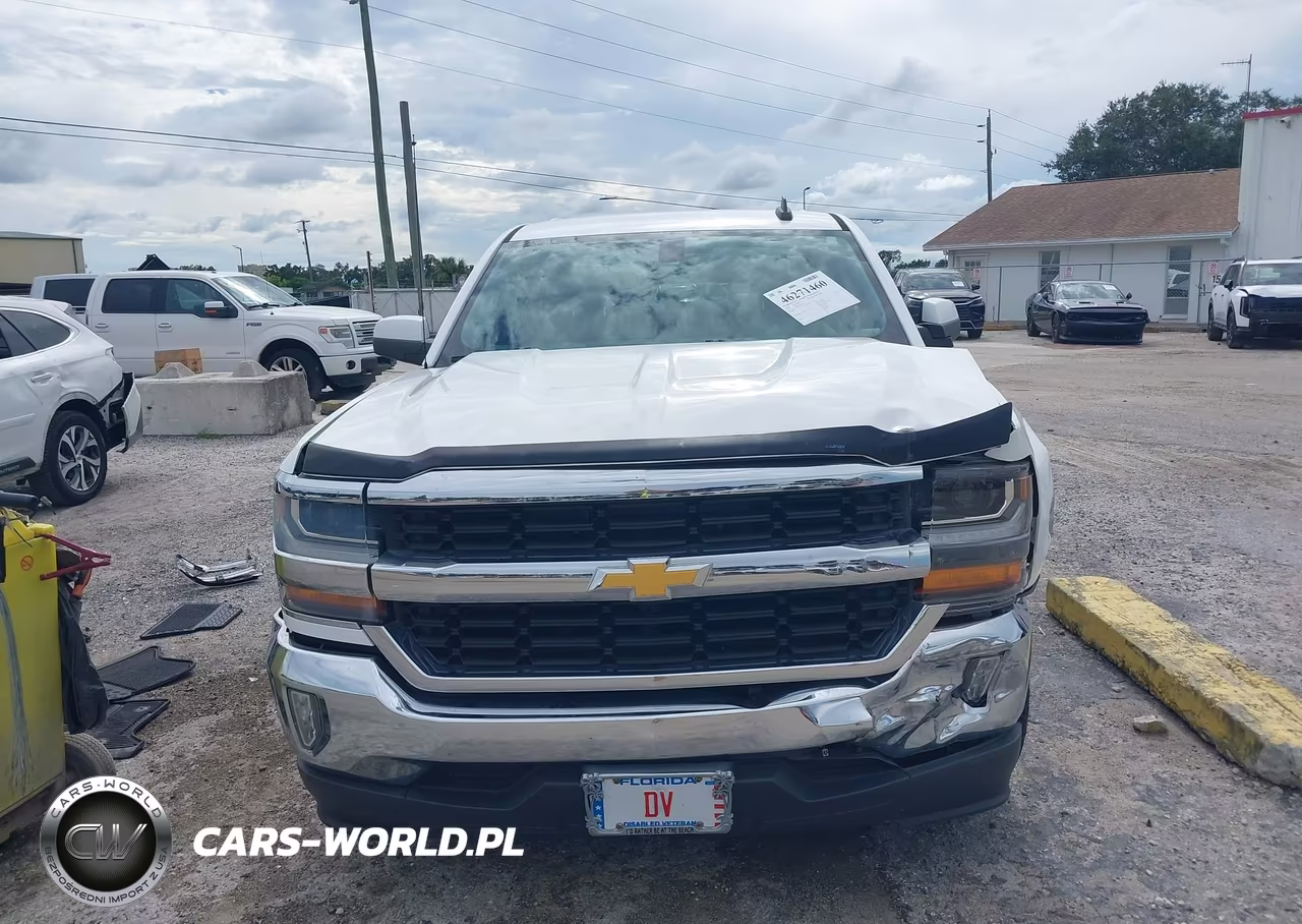 2018 Chevrolet Silverado 1500 1Lt VIN:3GCUCRER5JG213933 - 13