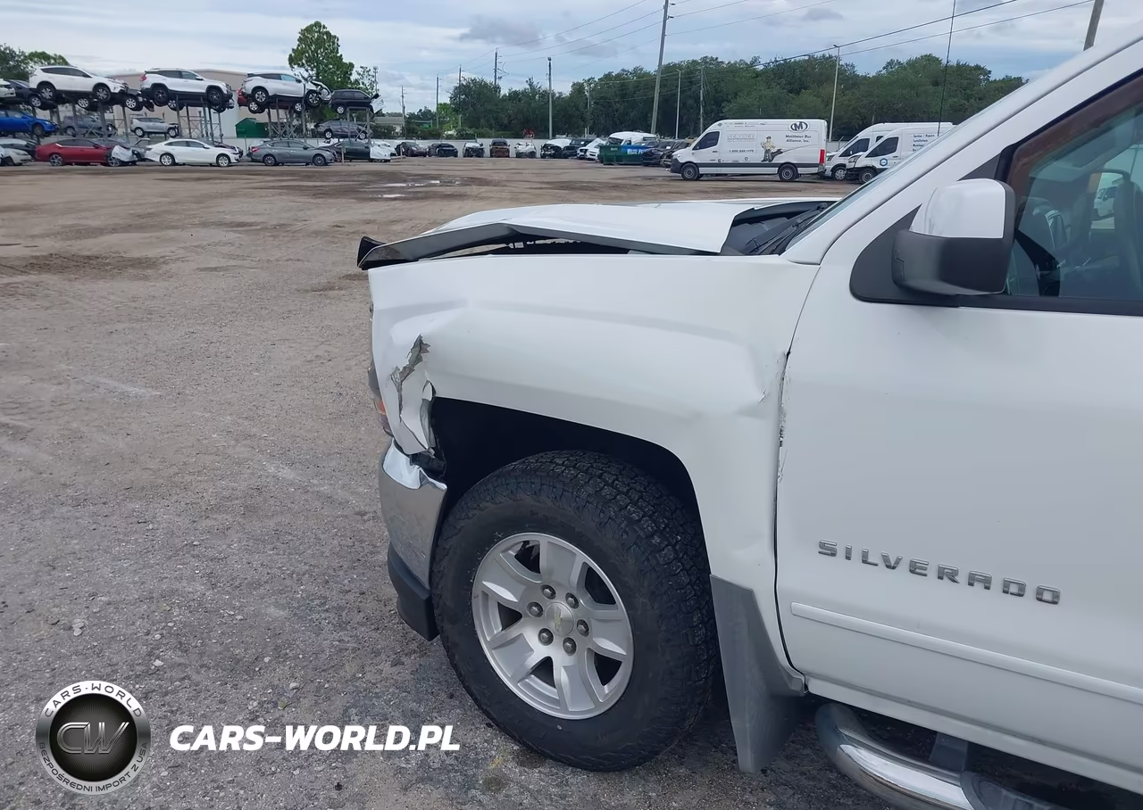2018 Chevrolet Silverado 1500 1Lt VIN:3GCUCRER5JG213933 - 6