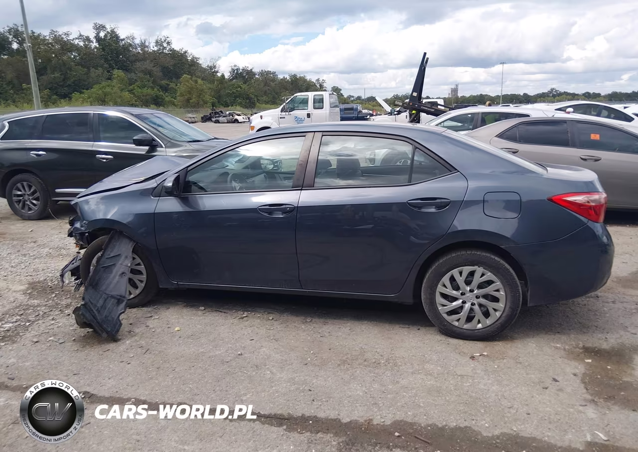2019 Toyota Corolla Le VIN:2T1BURHE6KC206045 - 14