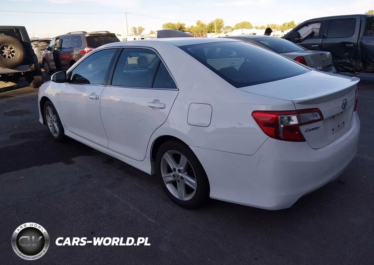 2014 Toyota Camry Se VIN:4T1BF1FK8EU386815 - 3