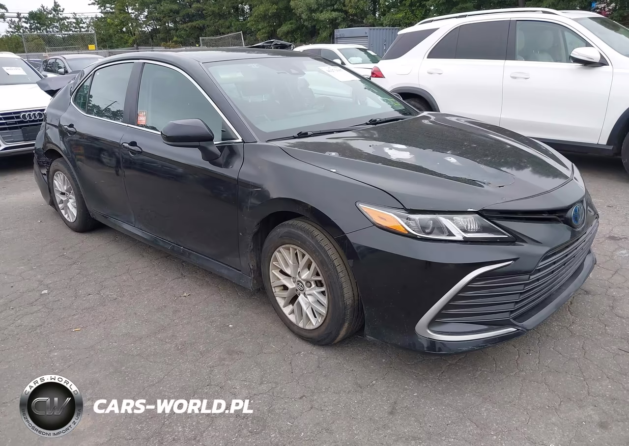 2021 TOYOTA CAMRY LE HYBRID – zdjęcie 1 z 18