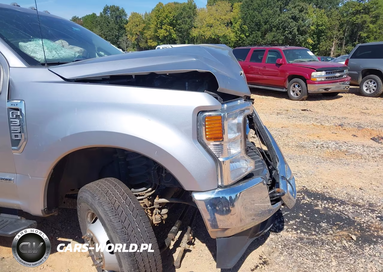 2021 Ford F-350 Chassis Xlt VIN:1FD8W3HT4MEC35619 - 17