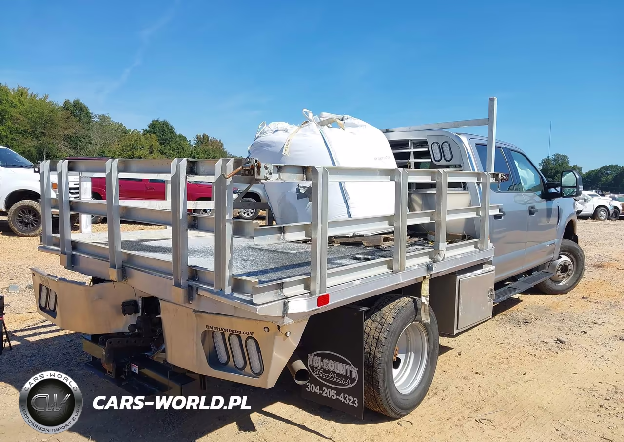 2021 Ford F-350 Chassis Xlt VIN:1FD8W3HT4MEC35619 - 4