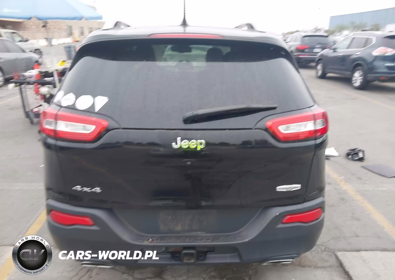 2015 Jeep Cherokee Latitude VIN:1C4PJMCS4FW774709 - 17
