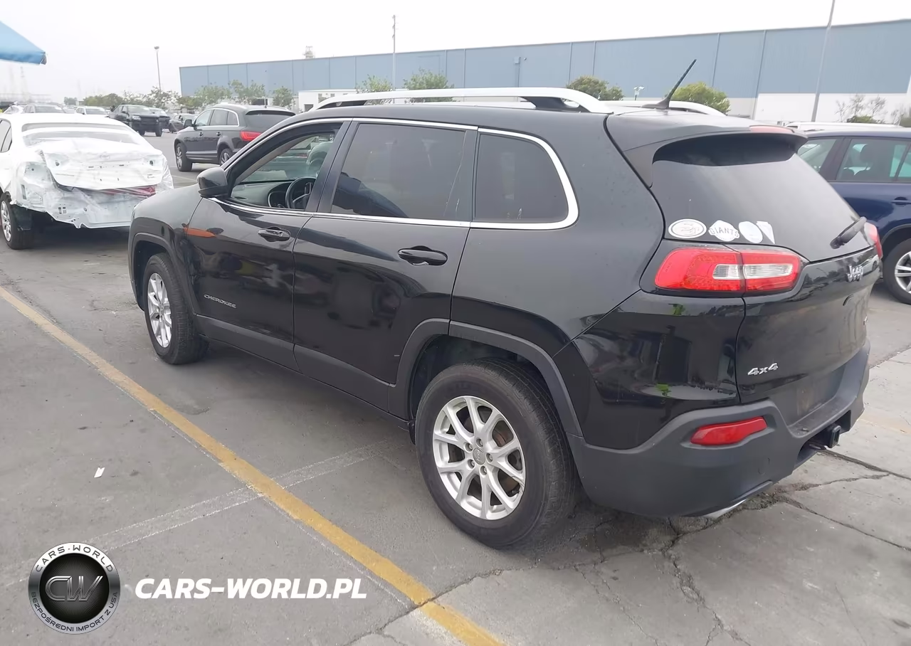 2015 Jeep Cherokee Latitude VIN:1C4PJMCS4FW774709 - 3