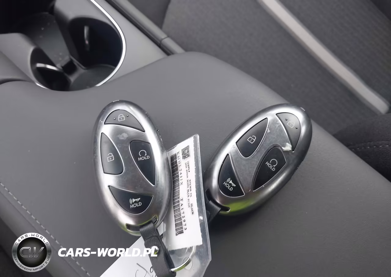 2026 Hyundai Sonata Hybrid Blue VIN:KMHL24JJXTA172973 - 11
