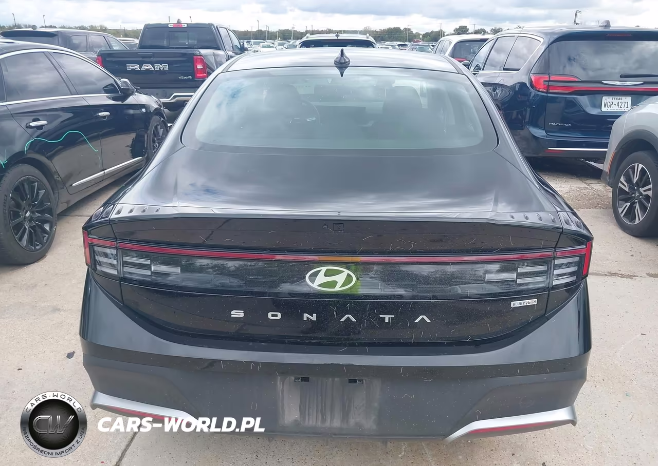 2026 Hyundai Sonata Hybrid Blue VIN:KMHL24JJXTA172973 - 16