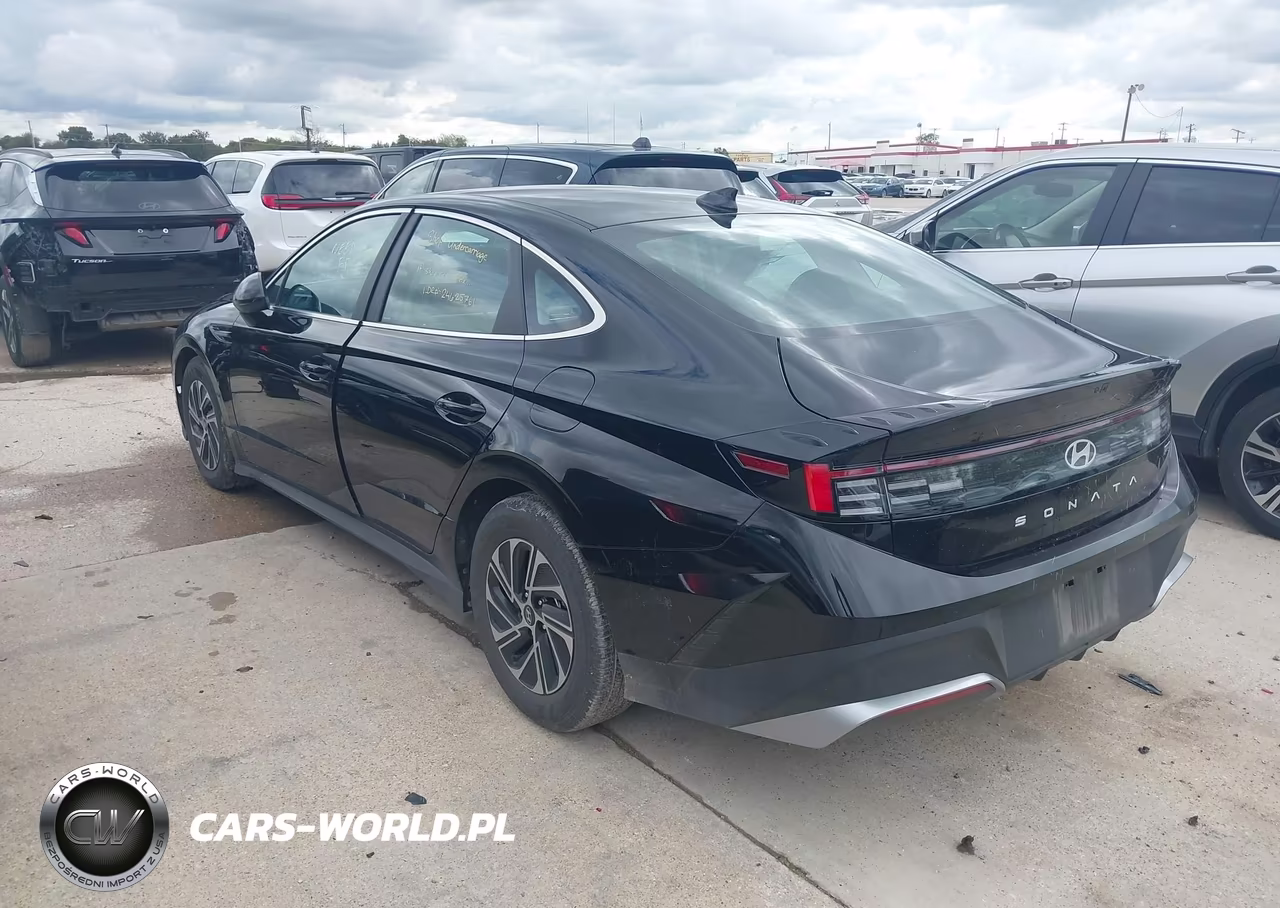 2026 Hyundai Sonata Hybrid Blue VIN:KMHL24JJXTA172973 - 3