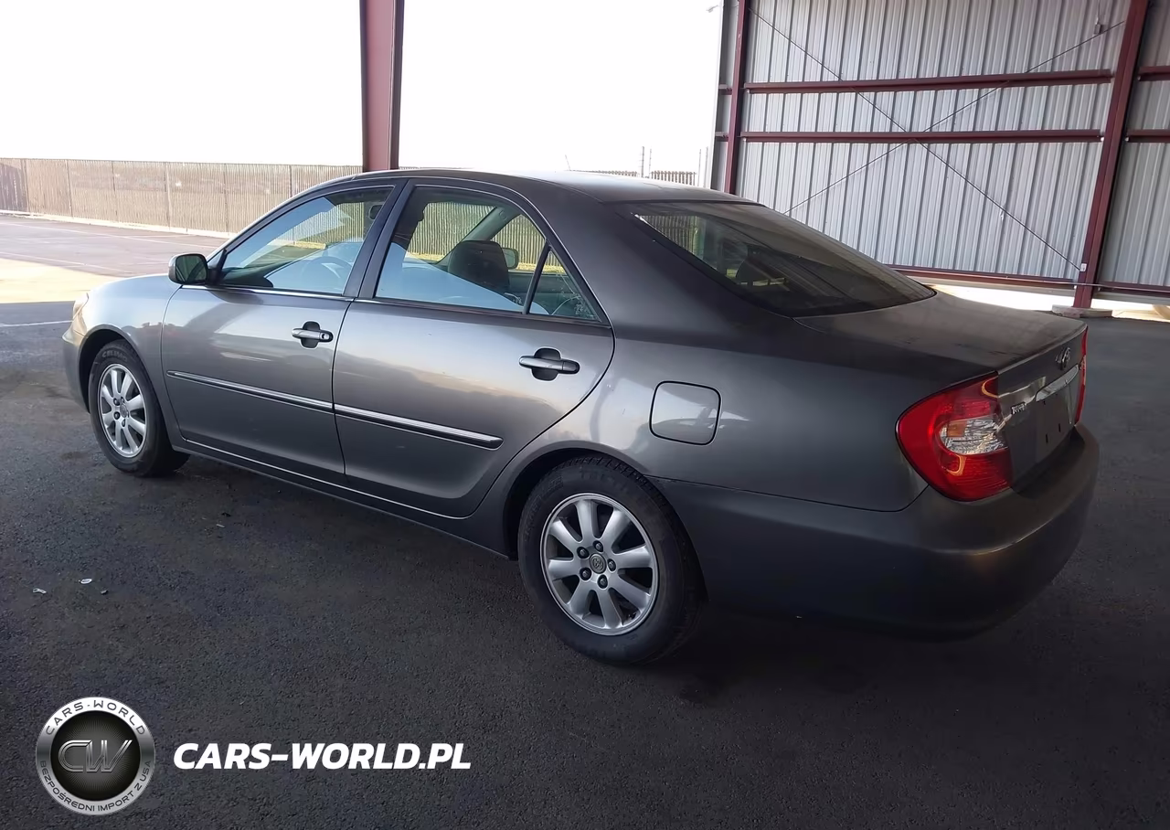 2003 Toyota Camry Xle VIN:JTDBE30KX30156435 - 3