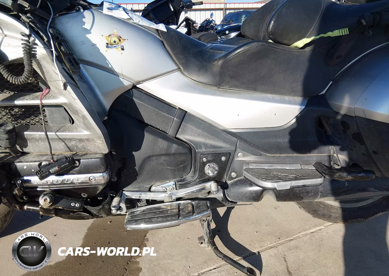 2016 Honda Gl1800 VIN:JH2SC68H4GK400078 - 9