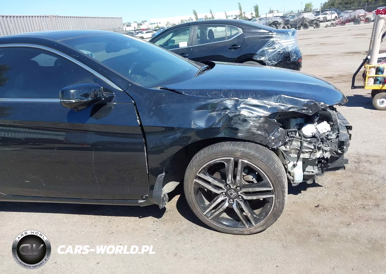 2017 Honda Accord Touring V6 VIN:1HGCT2B03HA001504 - 15
