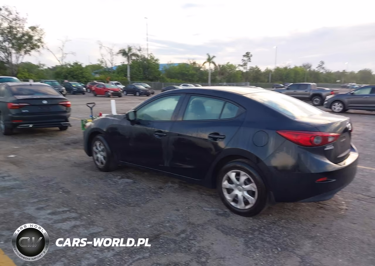 2018 Mazda Mazda3 Sport VIN:3MZBN1U74JM171966 - 3