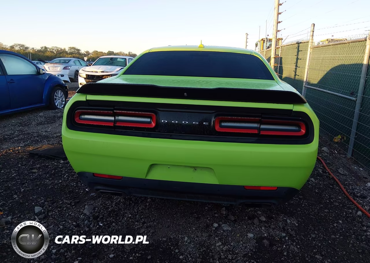 2015 Dodge Challenger R-T Plus VIN:2C3CDZBT0FH707105 - 16