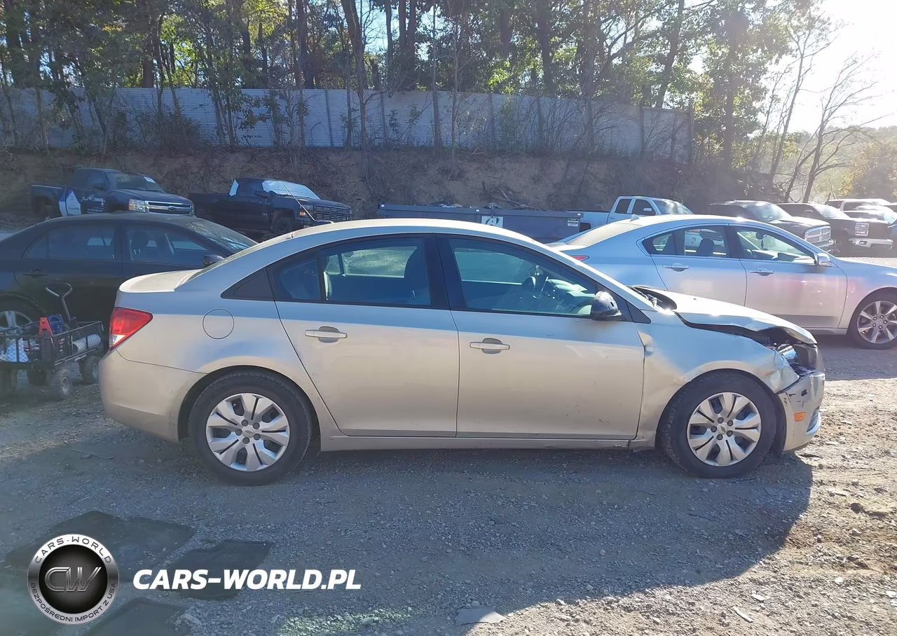 2014 Chevrolet Cruze Ls Auto VIN:1G1PA5SG3E7388576 - 13