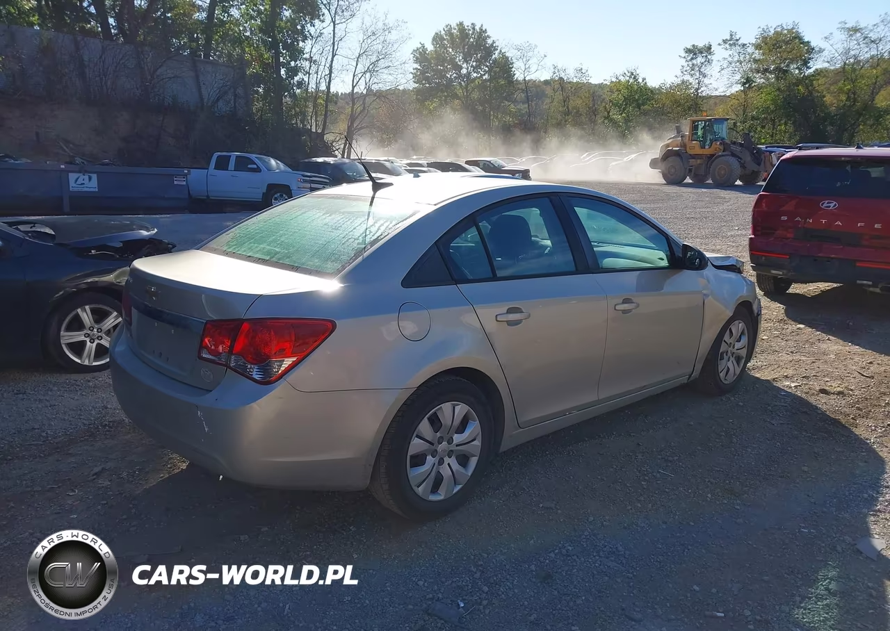 2014 Chevrolet Cruze Ls Auto VIN:1G1PA5SG3E7388576 - 4