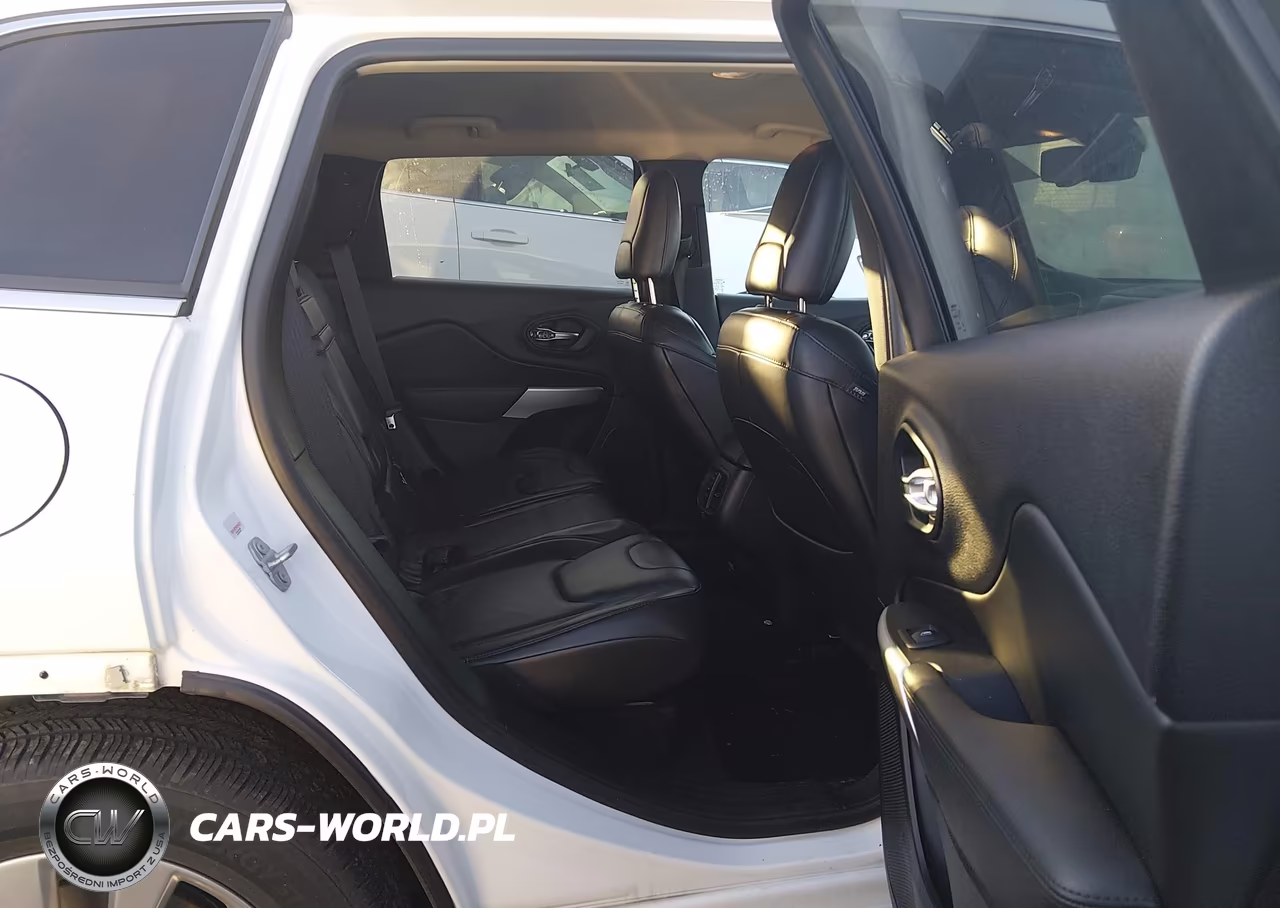 2018 Jeep Cherokee Overland 4X4 VIN:1C4PJMJX0JD600459 - 8