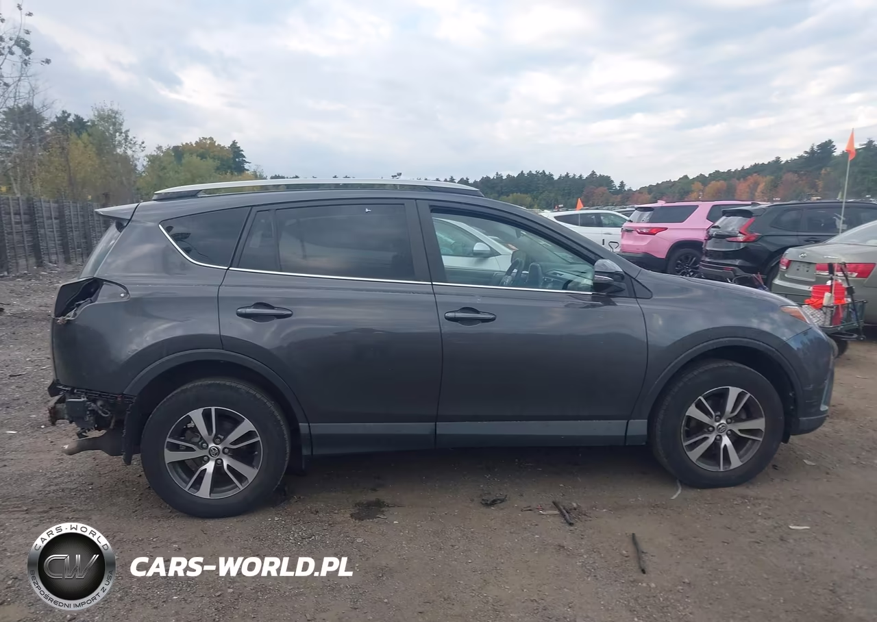 2018 Toyota Rav4 Xle VIN:2T3RFREV3JW838678 - 14