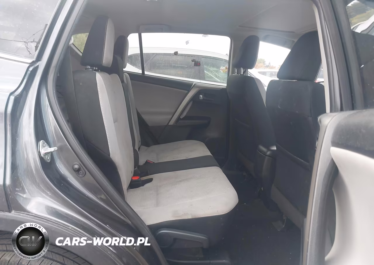 2018 Toyota Rav4 Xle VIN:2T3RFREV3JW838678 - 8